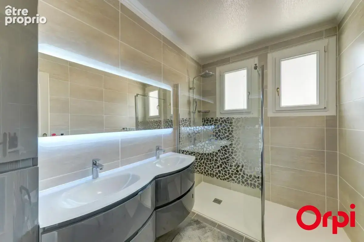 Maison familiale de 158 m² avec une belle vue dégagée - photo 14