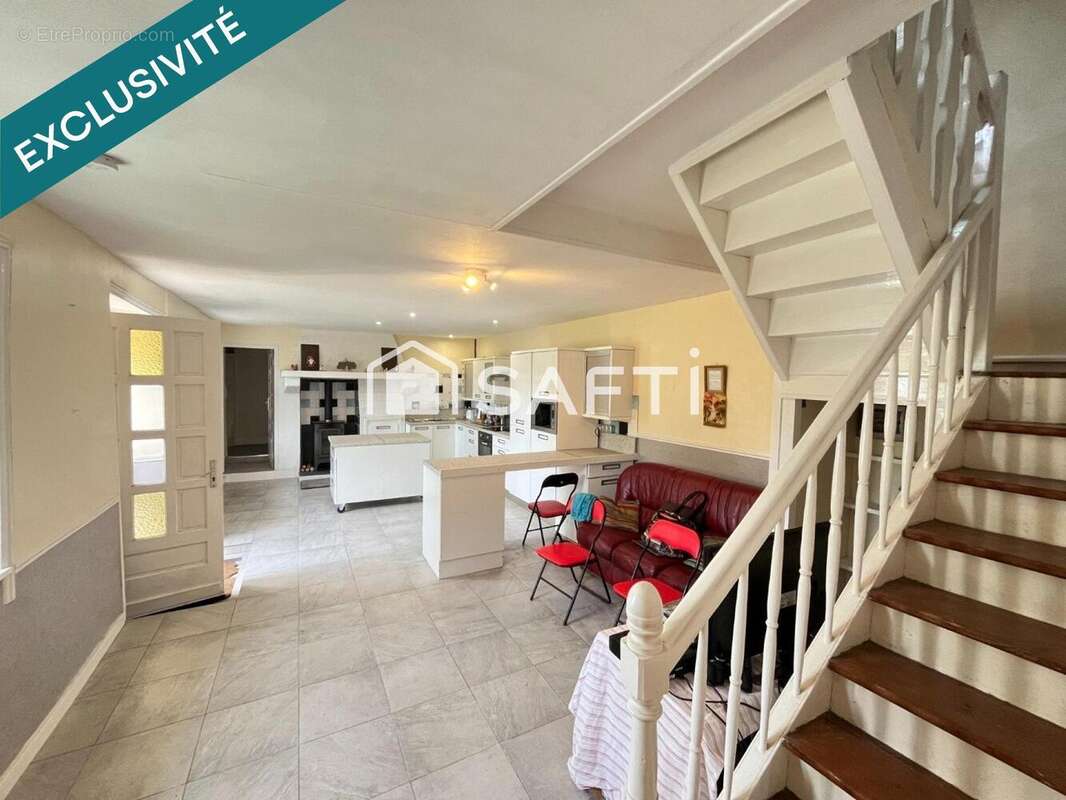 Maison 116 m² à Le Vieux-Marche  - photo 3