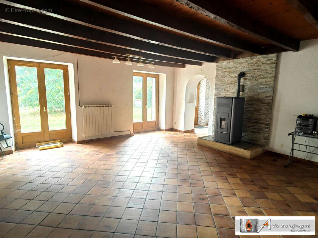 Maison à LOUROUX-DE-BEAUNE