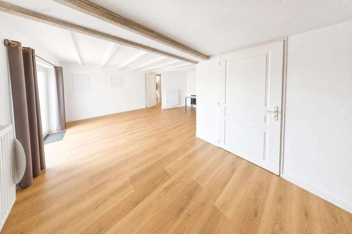 Charme absolu: maison rénovée à Neuville-de-Poitou - photo 10