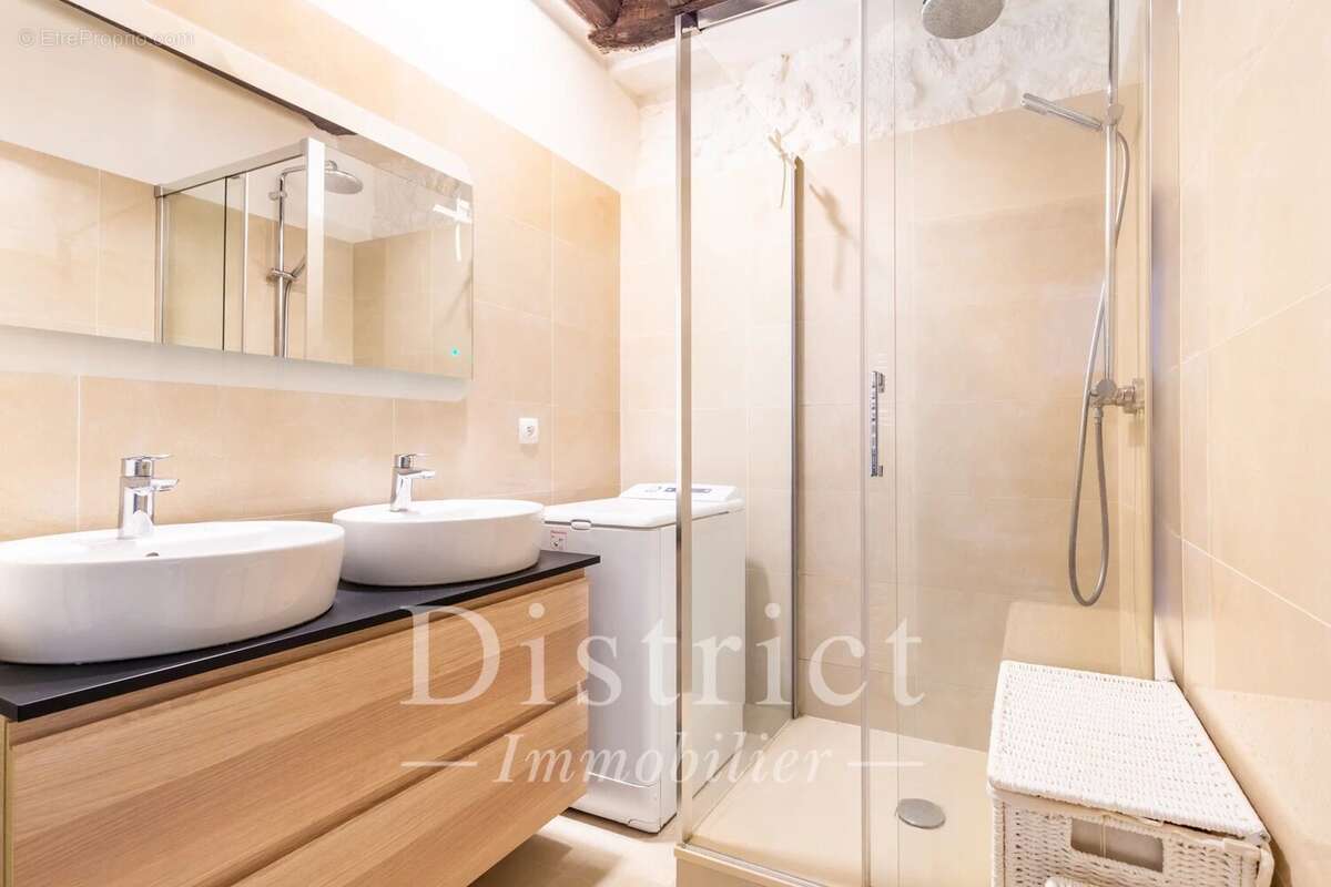 Ile Saint Louis - Charmant 2 pièces de 43m² refait à neuf! - photo 7