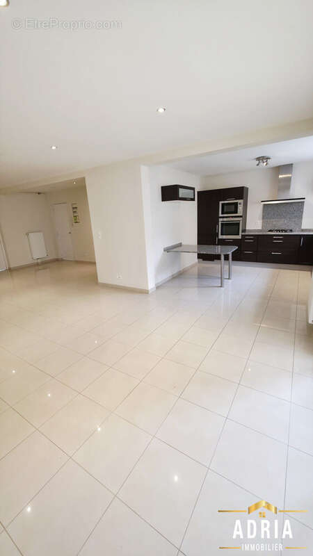 Appartement à LA MAXE
