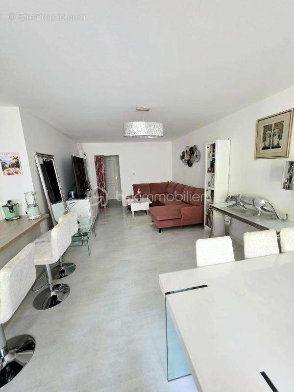 Appartement à LOUVRES