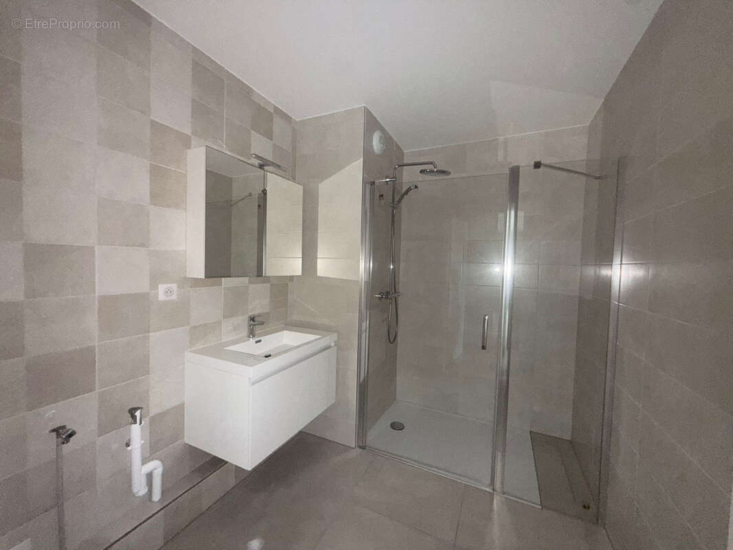 F3 69,37 m2 avec terrasse, cave et parking extérieur   Saint-Louis - photo 10