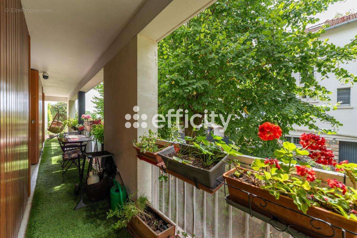 Appartement à VILLE-D'AVRAY