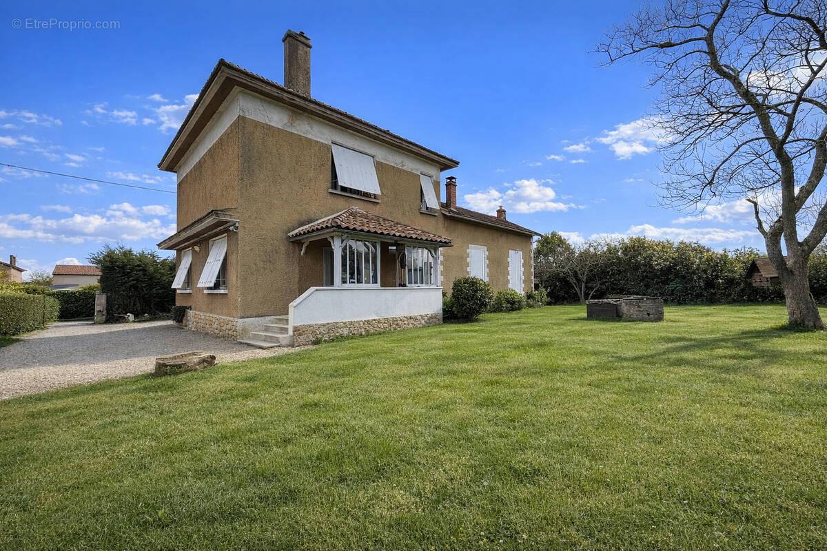 Maison à CONDEZAYGUES