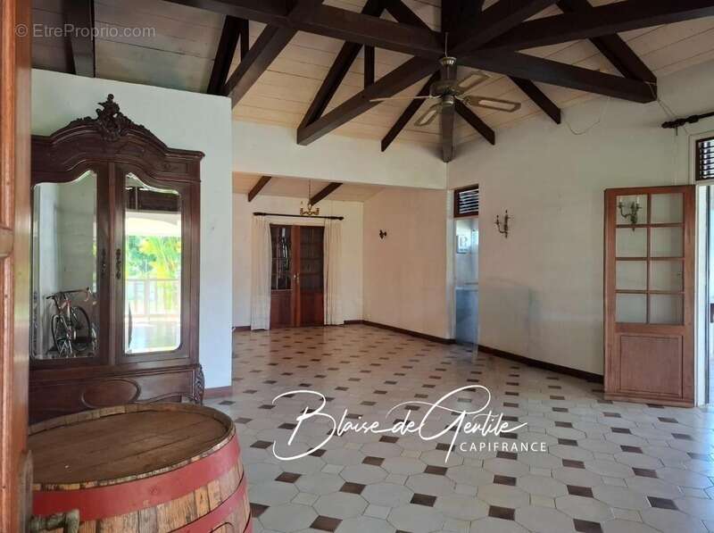 Maison à BAIE-MAHAULT