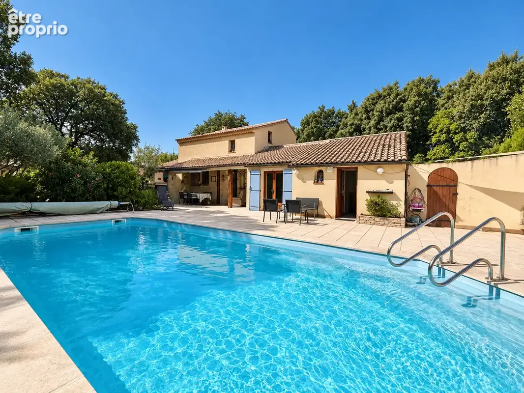 Proche GRIGNAN ,Belle Villa avec piscine, jardin et garage. - photo 1