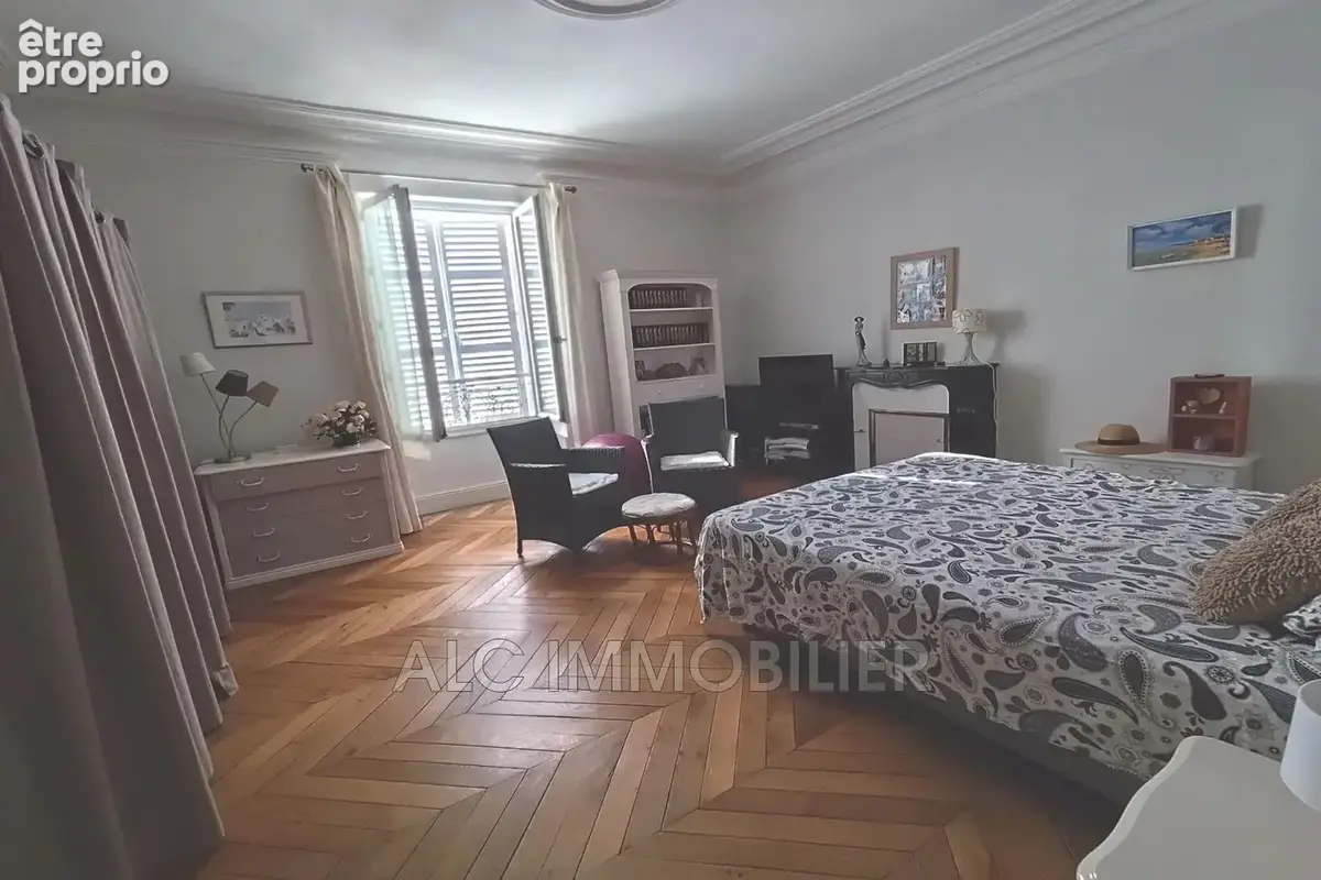 Maison 253 m² à Marolles-Les-Braults  - photo 9