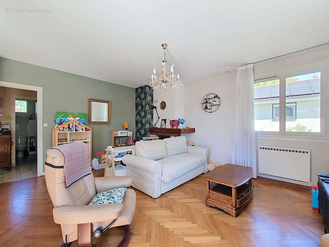Prox Voie Verte / Métro Cuire - grande maison familiale - photo 7