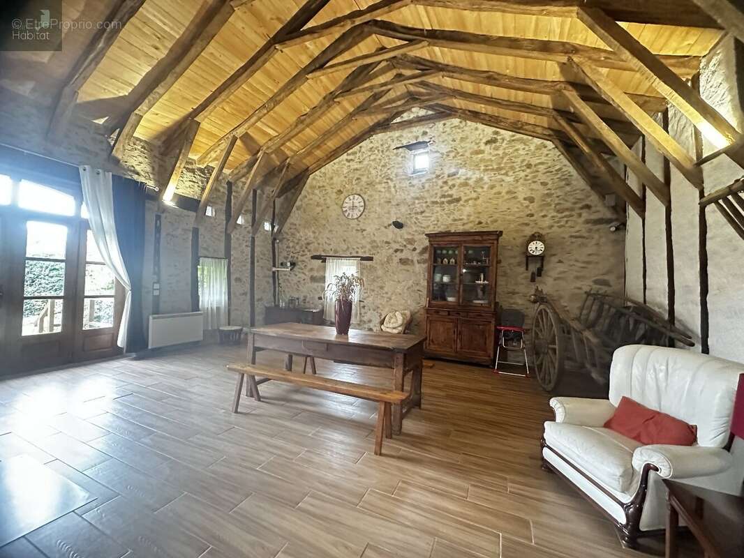 Maison à SAINT-CIRGUES