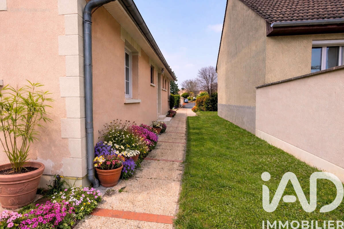 Photo 2 - Maison à SAINT-MARTIN-D'ABLOIS