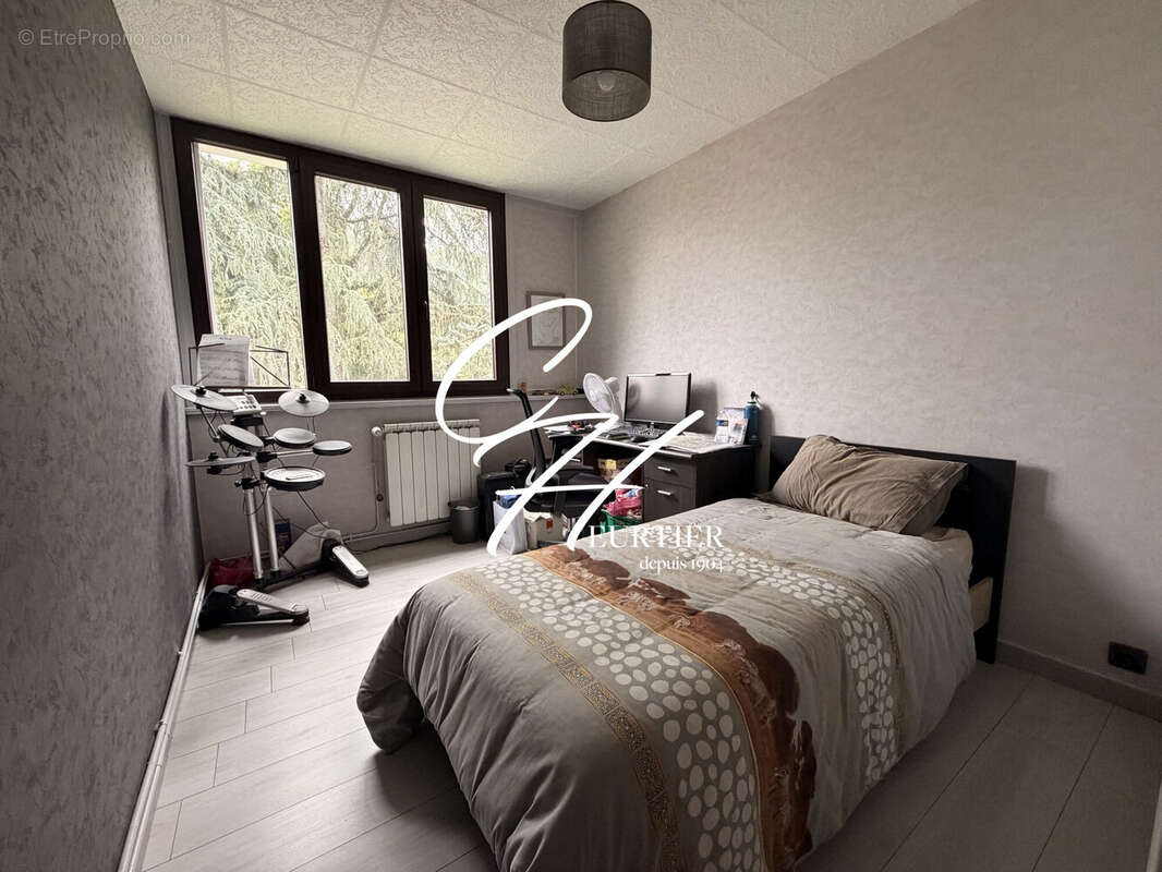 Appartement à SAINT-MARTIN-D'HERES