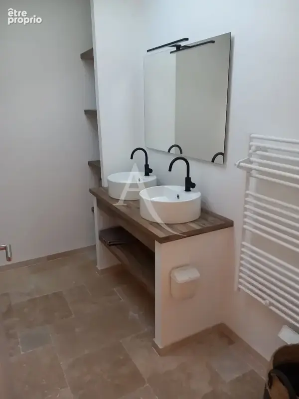 Maison L Epine dans une impasse, proche du port. - photo 5