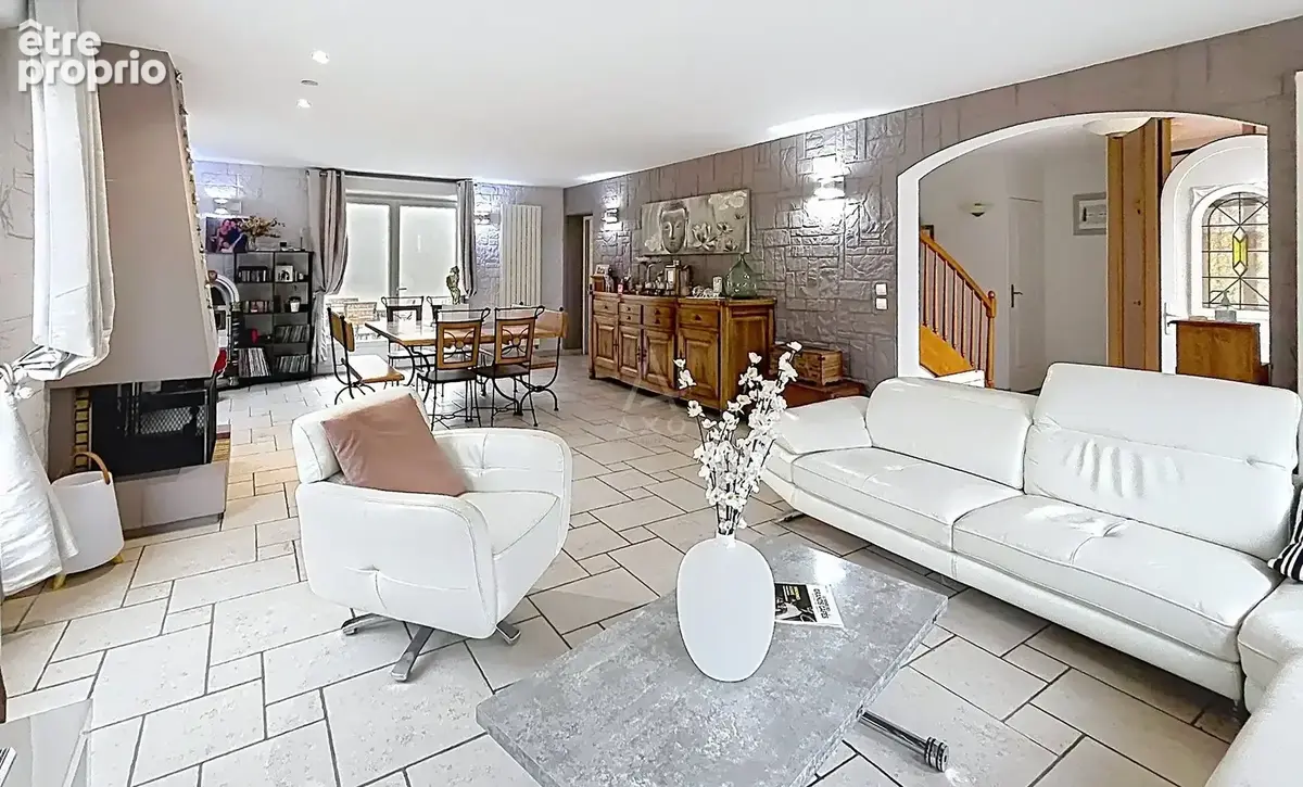 Maison 160 m² à Saint-Maur-Des-Fosses  - photo 2