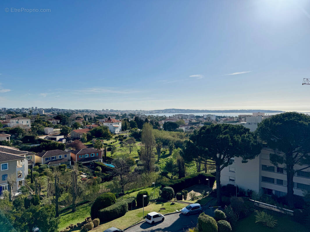 Appartement à VALLAURIS