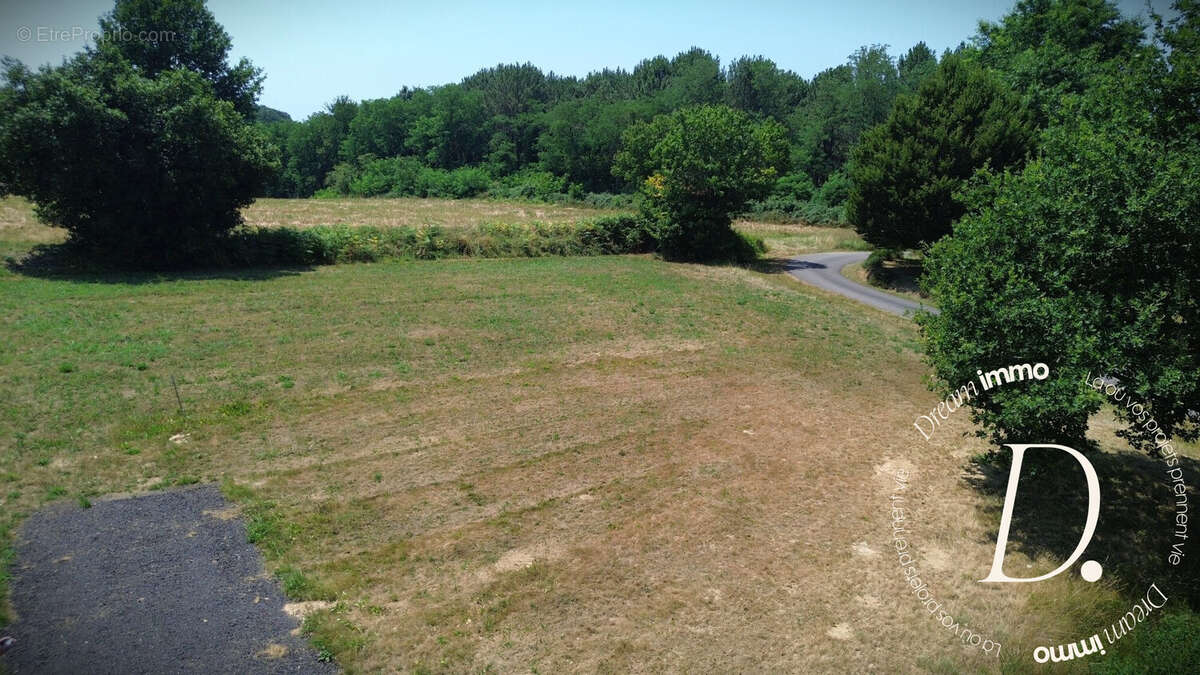 Terrain à SAINT-LON-LES-MINES