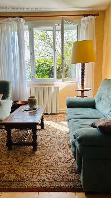Maison à LES CLAYES-SOUS-BOIS