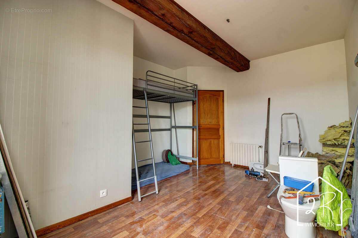 Appartement T6 125 m2 + Caves - photo 9