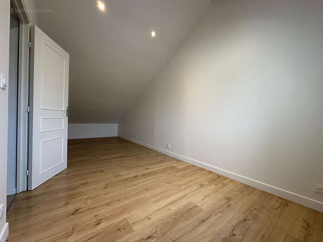 Maison à SAVIGNY-LE-TEMPLE