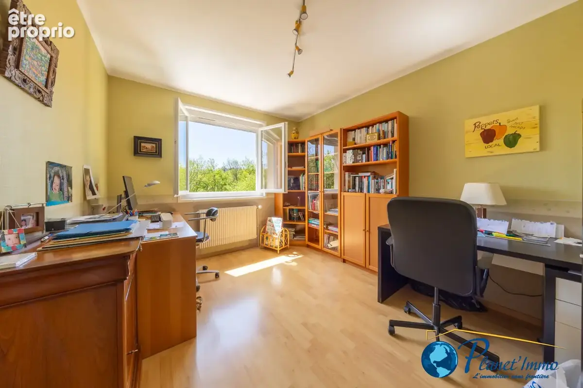 Maison individuelle de 233 m2 habitables avec terrain de 2100m2 arboré avec Piscine. - photo 11
