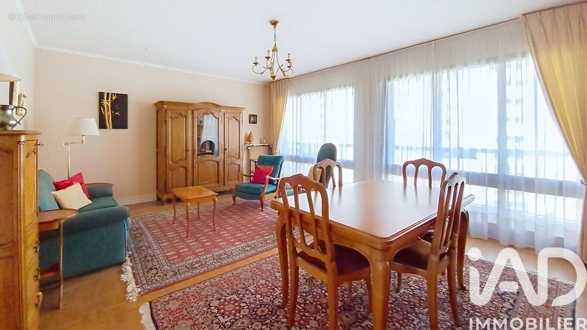 Photo 1 - Appartement à MONTROUGE