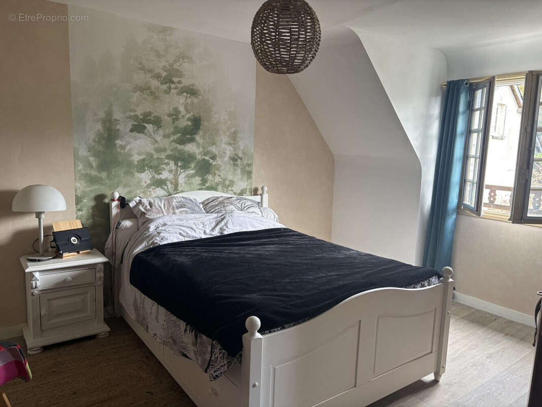 Maison à SAINT-OUEN-LES-VIGNES