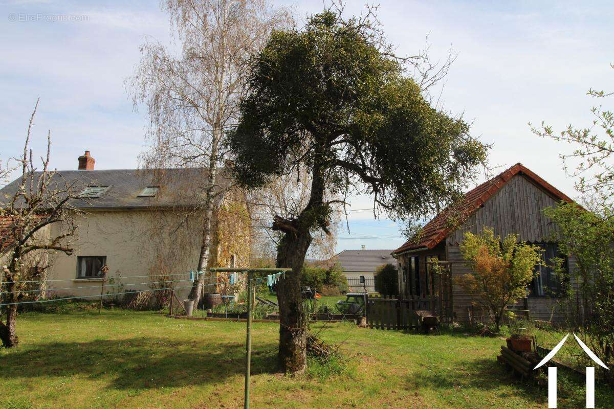 Maison à SAINT-LEGER-LE-PETIT