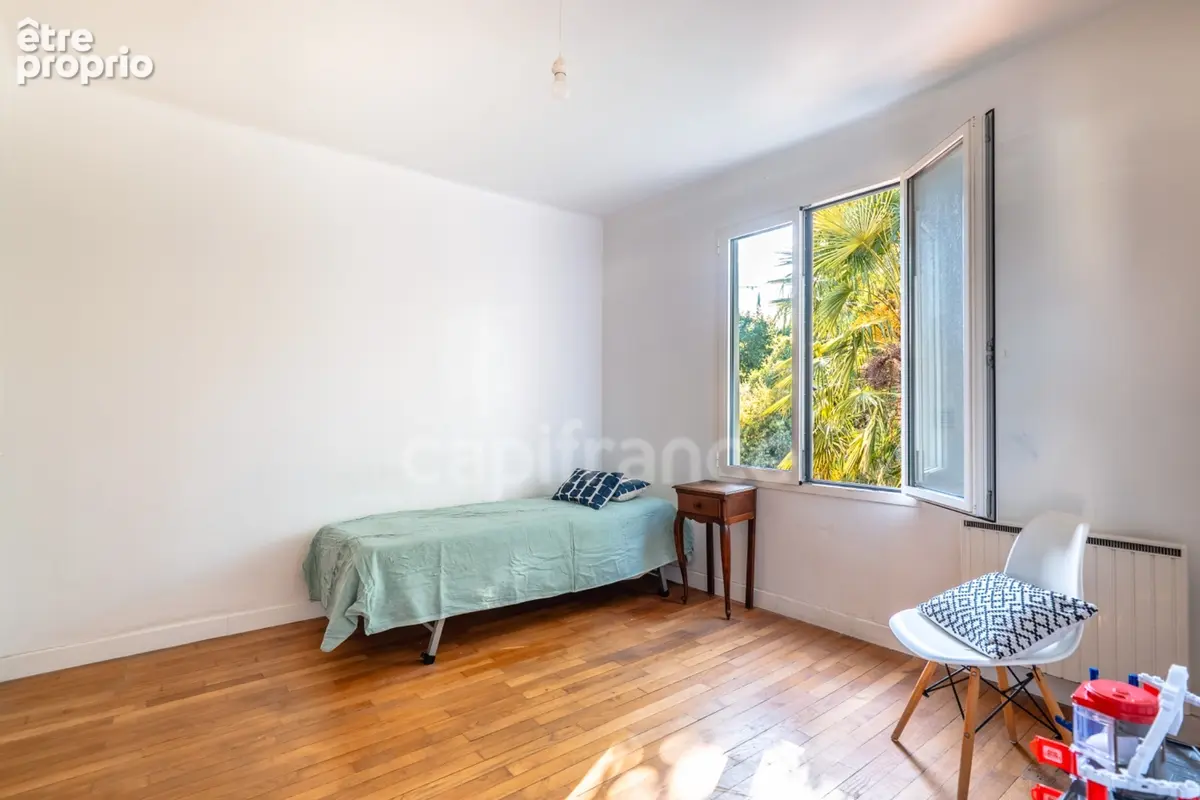 Versailles, A VENDRE MAISON RENOVEE  de 110 m2 au sol- 4 chambres- JARDIN- CALME et proximité des commodités - photo 13