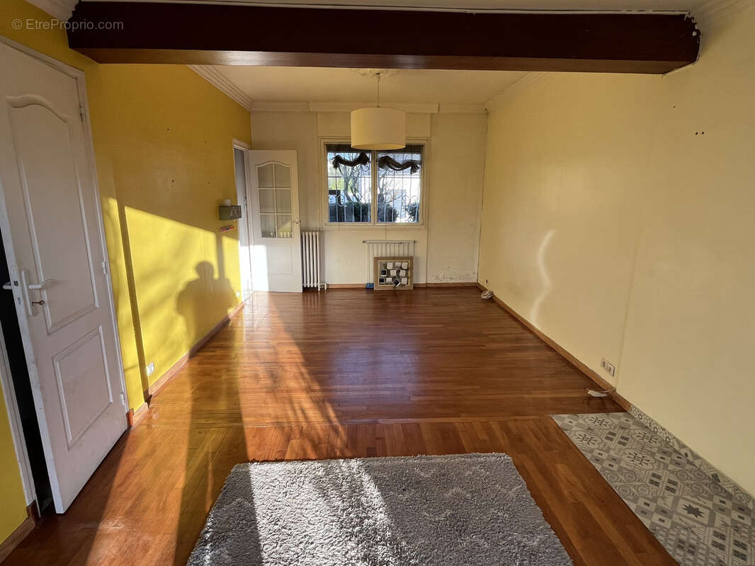 Maison à PARAY-VIEILLE-POSTE