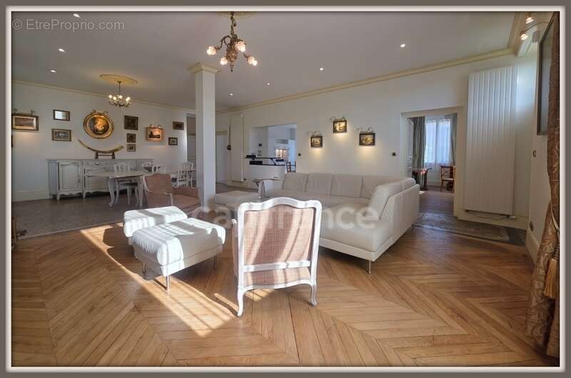 Maison à vendre  Propriété familiale de caractère  266 m²  Piscine  7 chambres  A6  - photo 7
