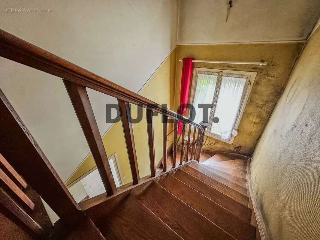 Maison à FRUGES