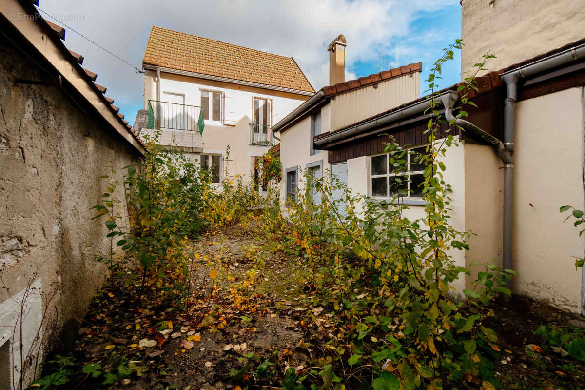 Maison à PONTARLIER
