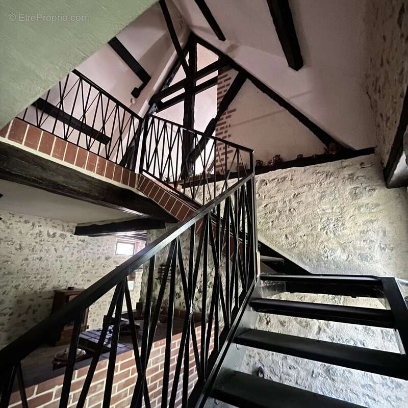 Maison à EGREVILLE