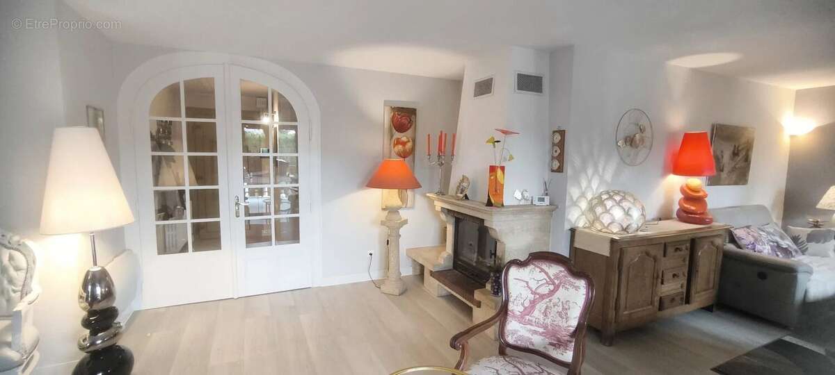 Maison à VETRAZ-MONTHOUX