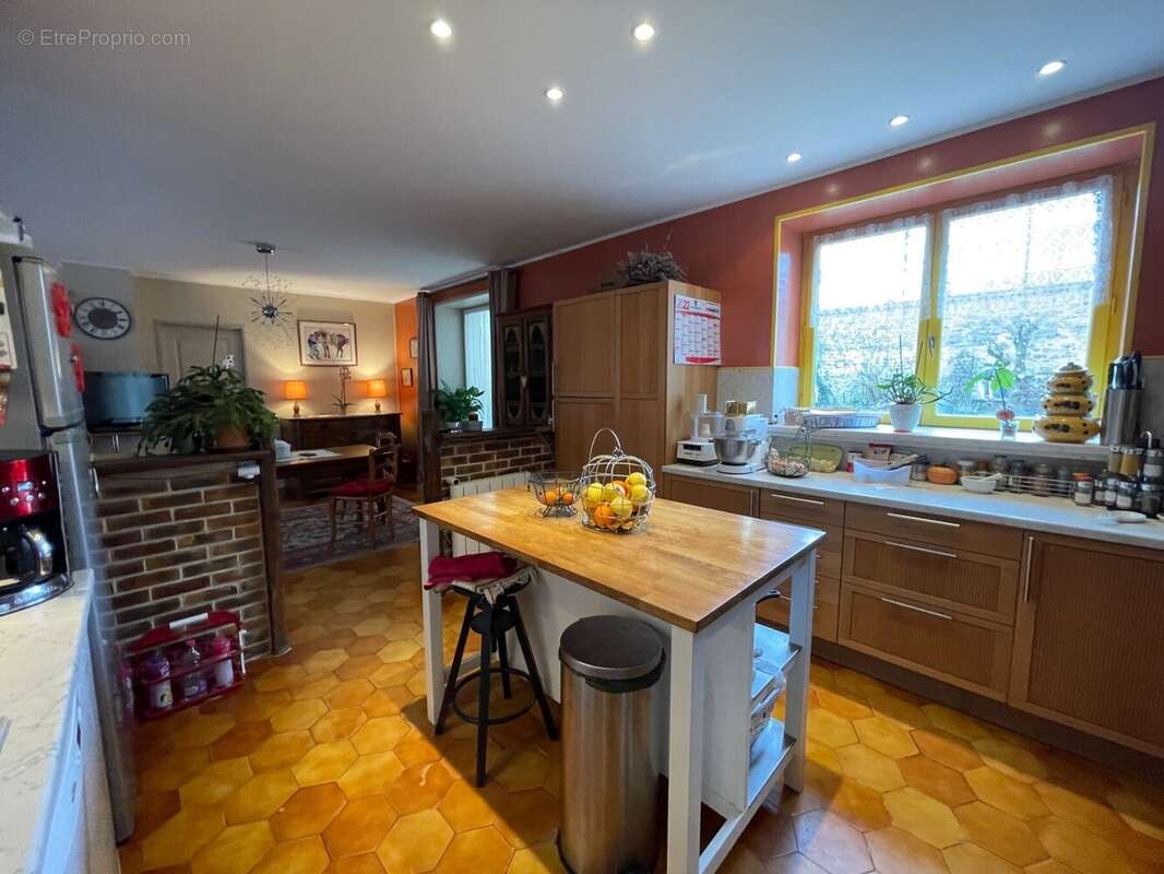 Maison 251 m² à Milly-La-Foret  - photo 5