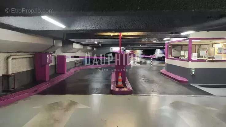 Parking à PARIS-6E