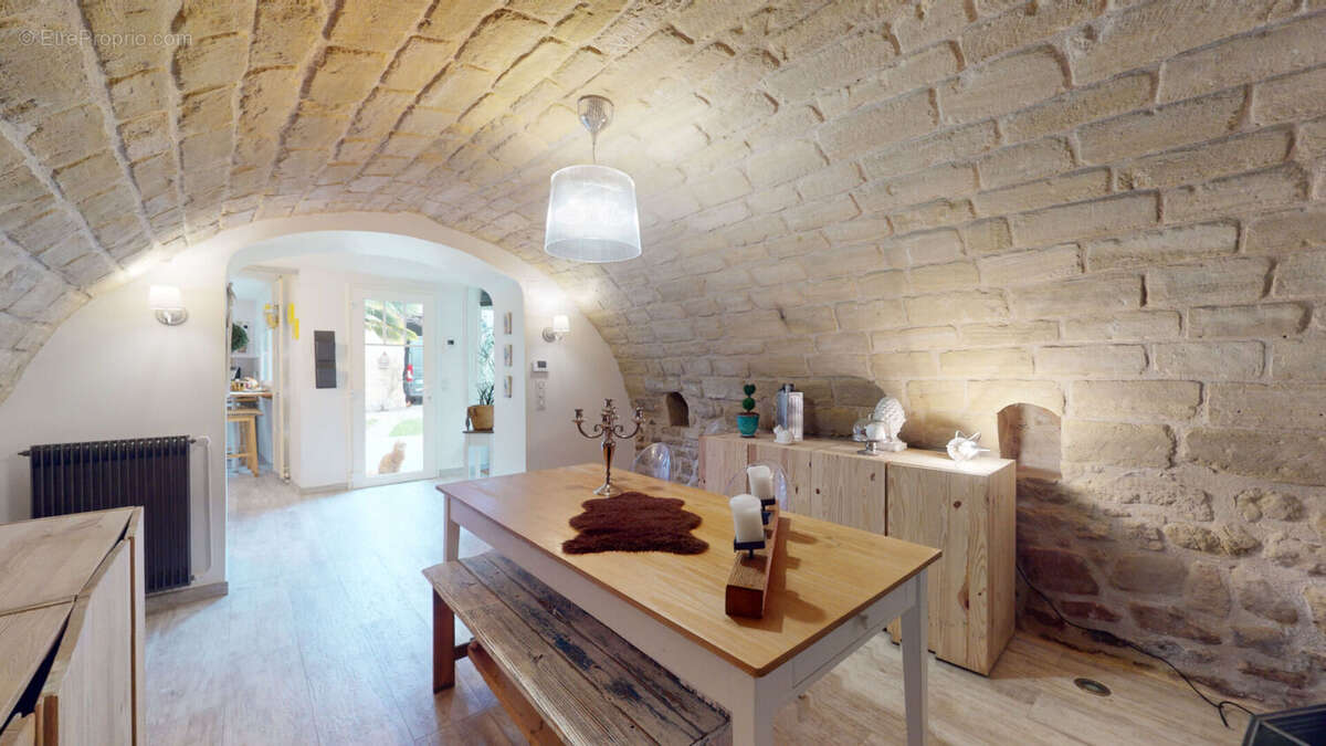 Maison à MEZY-SUR-SEINE