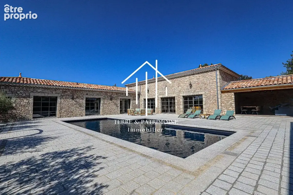 Photo Maison à Lablachere au prix de 950 000€
