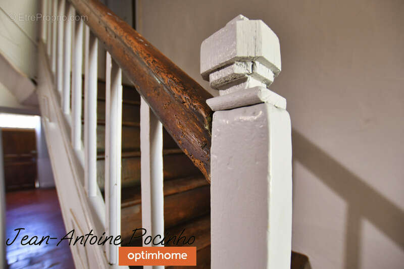 Maison à SAINTE-FOY-DE-PEYROLIERES