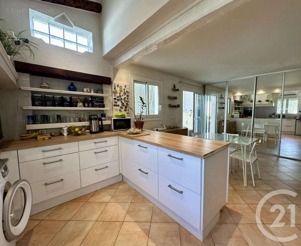 Maison à SIX-FOURS-LES-PLAGES