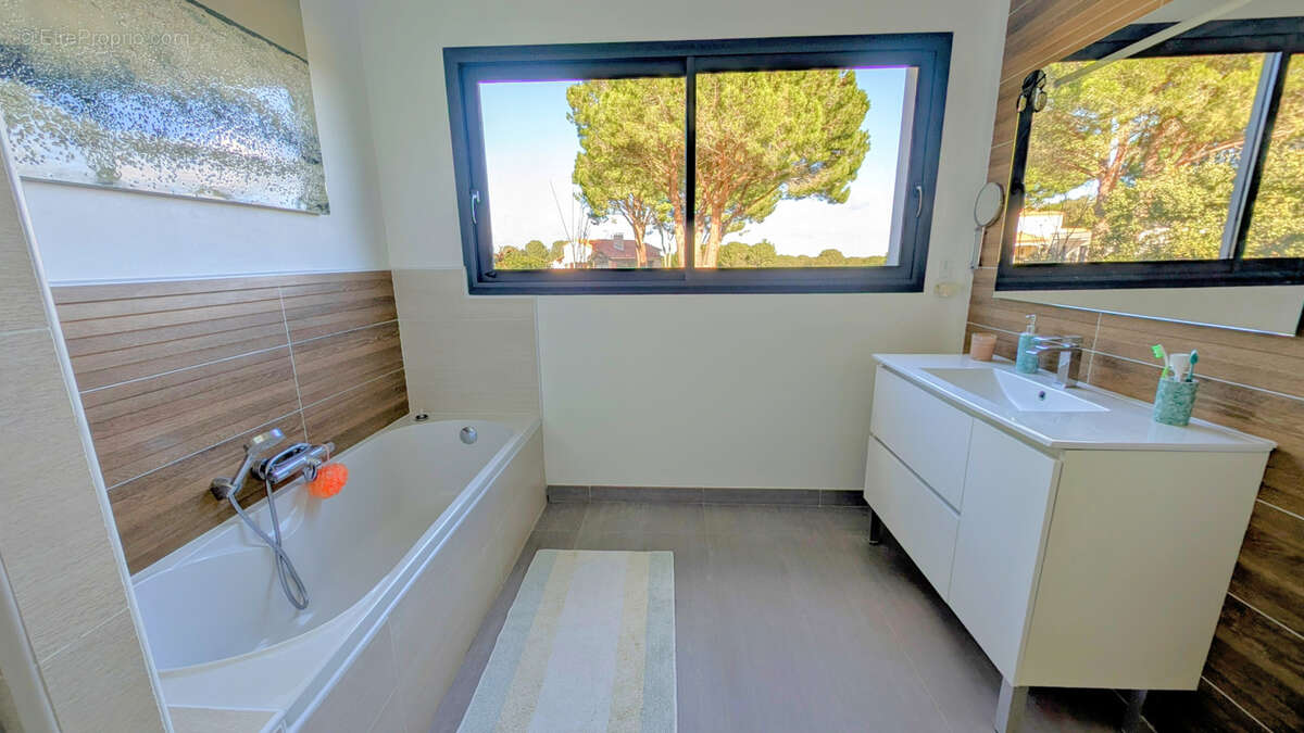 Maison à LAROQUE-DES-ALBERES