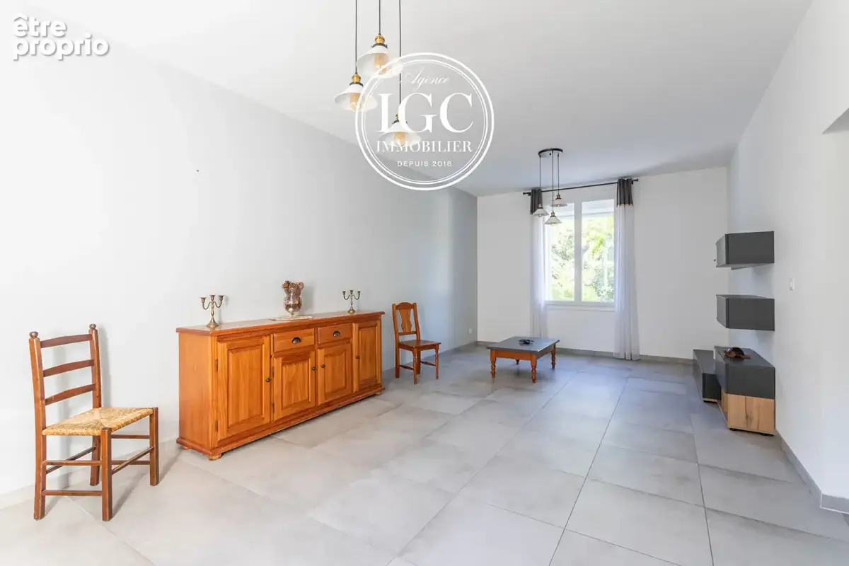 Maison T4 - 152 m² - Parcelle de 634 m² - CHATEAUNEUF LES MARTIGUES - photo 6