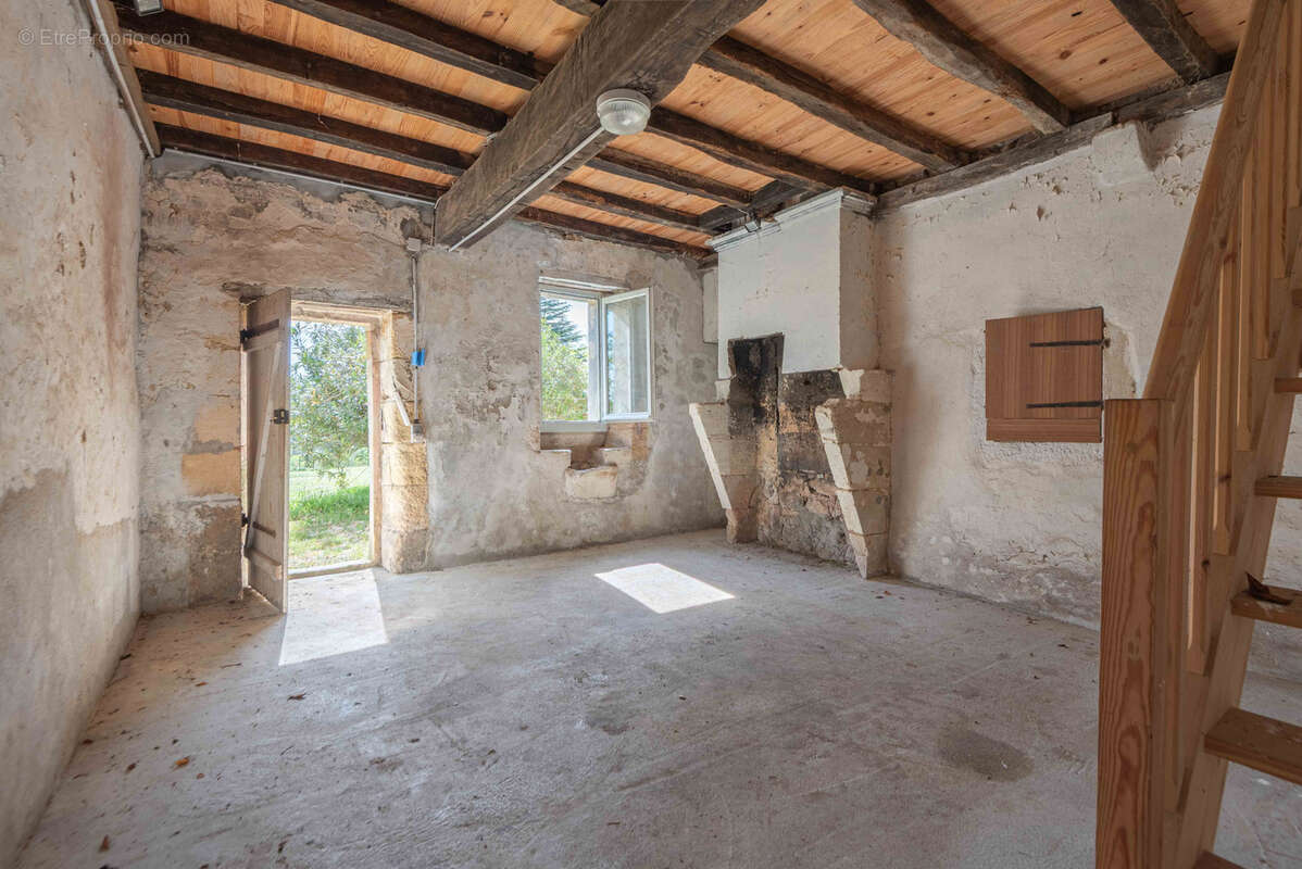 Ancien chateau viticole - potentiel 585 m2 surface habitable - 7 hectares - photo 22