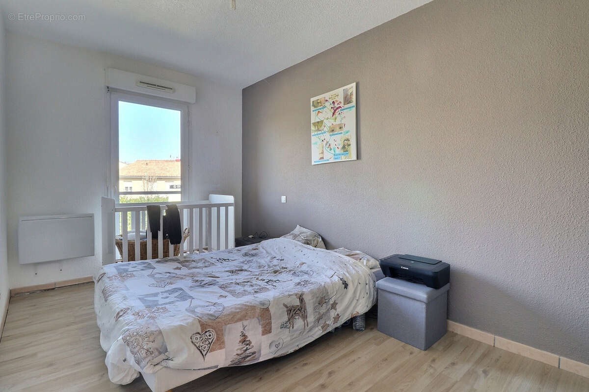 Appartement à SAINT-QUENTIN-DE-BARON