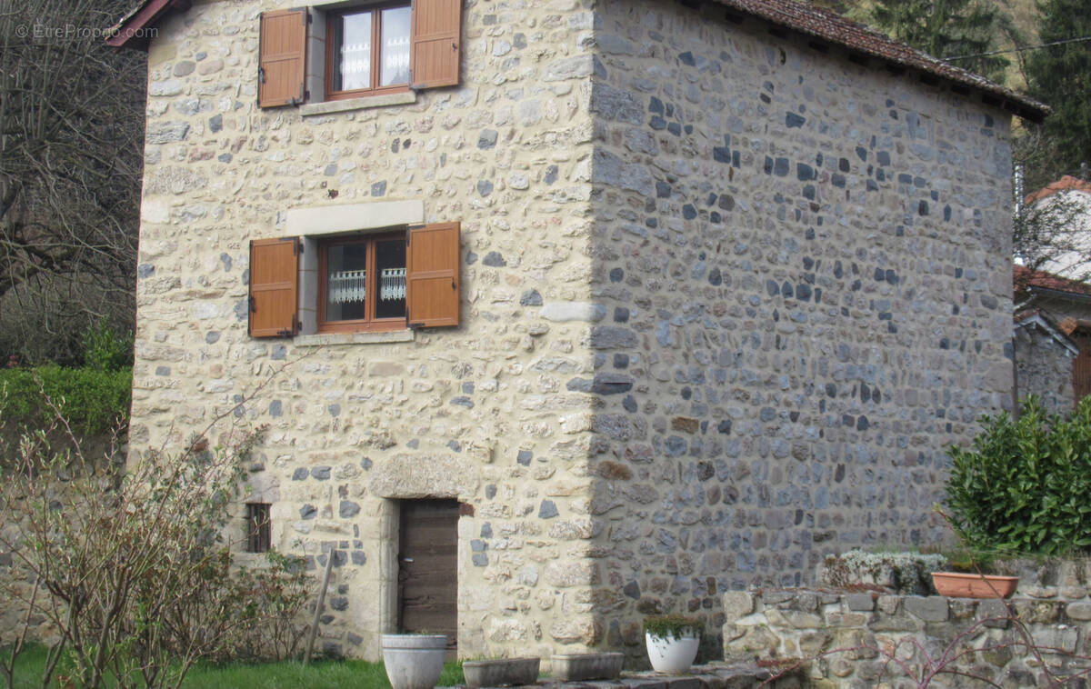 Maison à ALLEYRAS