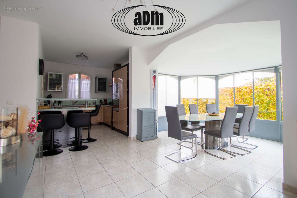 Maison à BAILLY-ROMAINVILLIERS