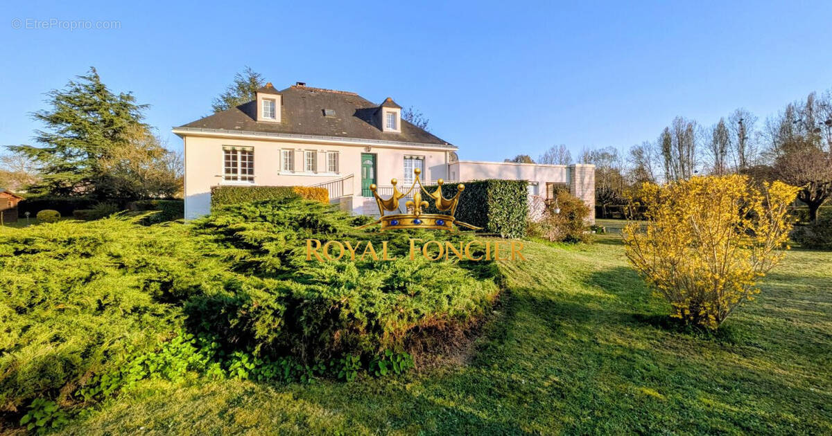 Maison familiale avec appartement - Maison à LE GRAND-PRESSIGNY