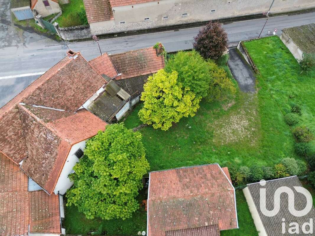 Maison 220 m² à Grury  - photo 2