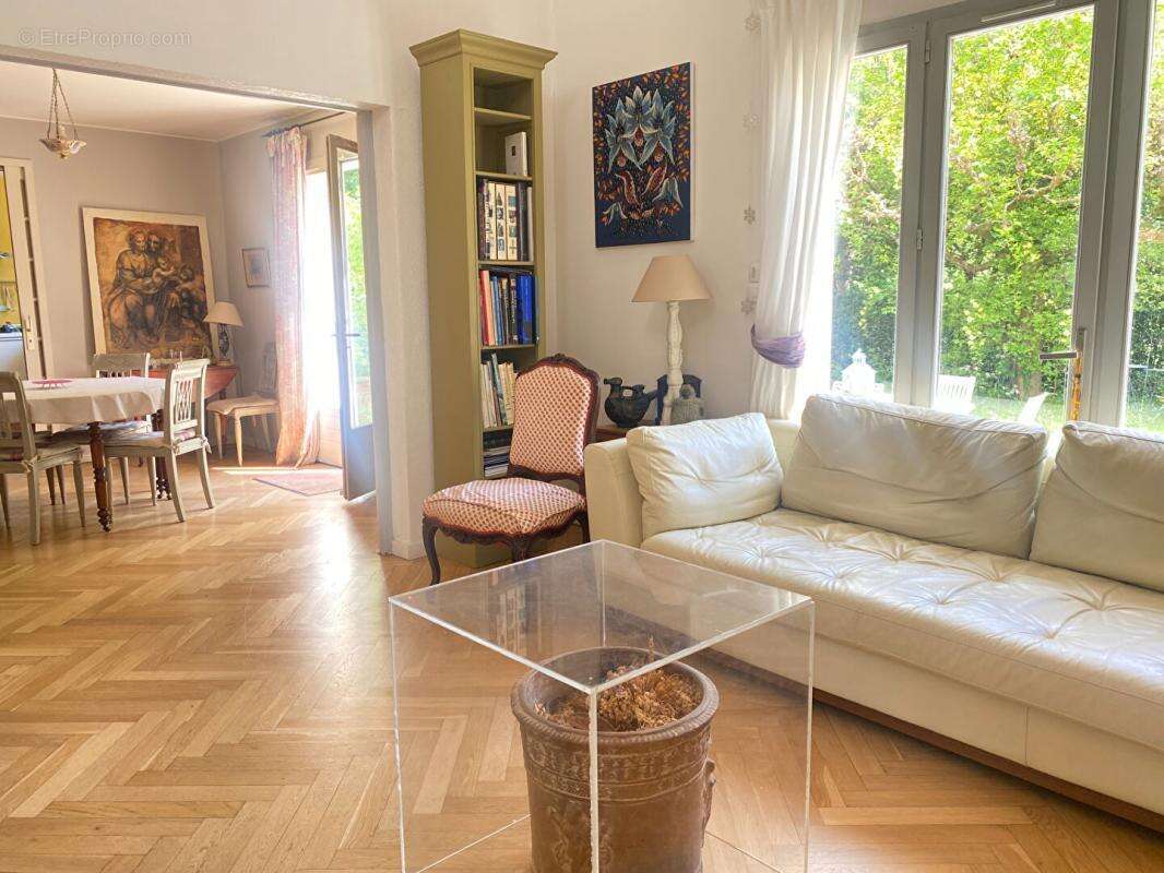 Belle maison de 4 ch sur magnifique jardin dans un quartier résidentiel d'Eysines, intra rocade 210 m2 - photo 6